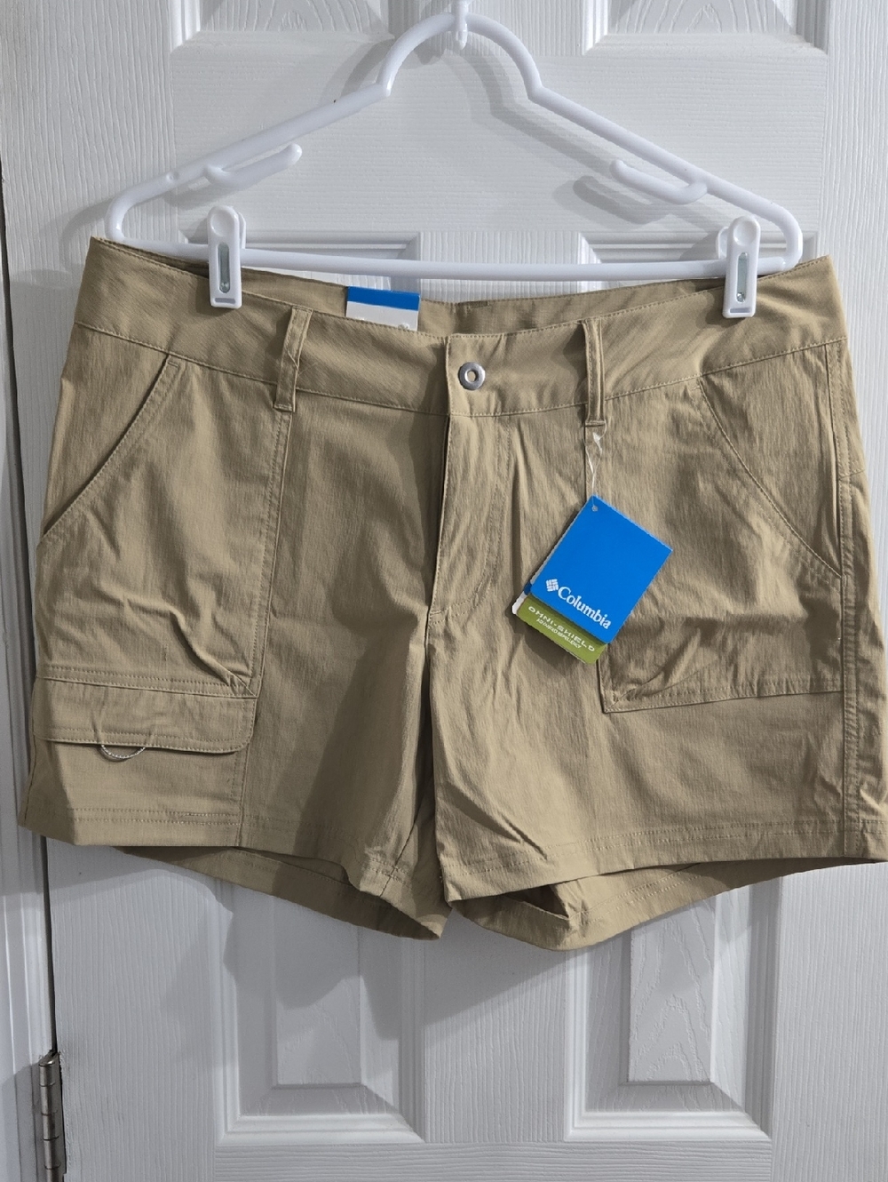 Columbia Women's Outdoor Cargo Hiking Shorts SPF 50 Rain Stain Resistant 14 NWT